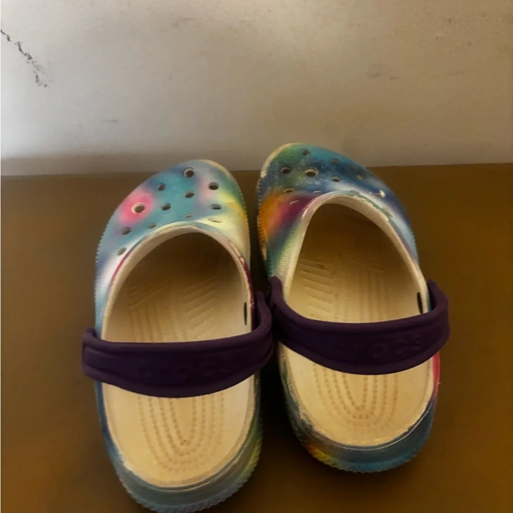 CROCS vibrant fun